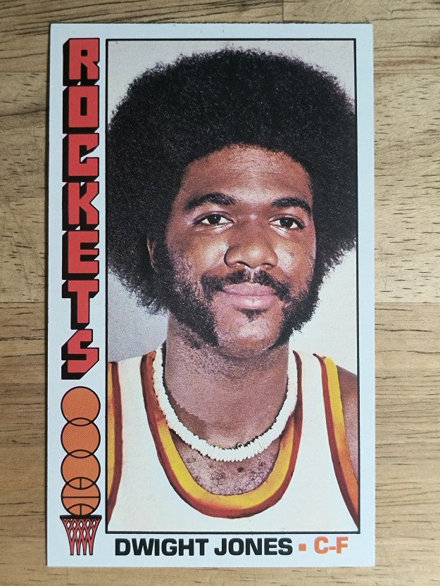 1976-77 Topps #33 Dwight Jones (NMMT)