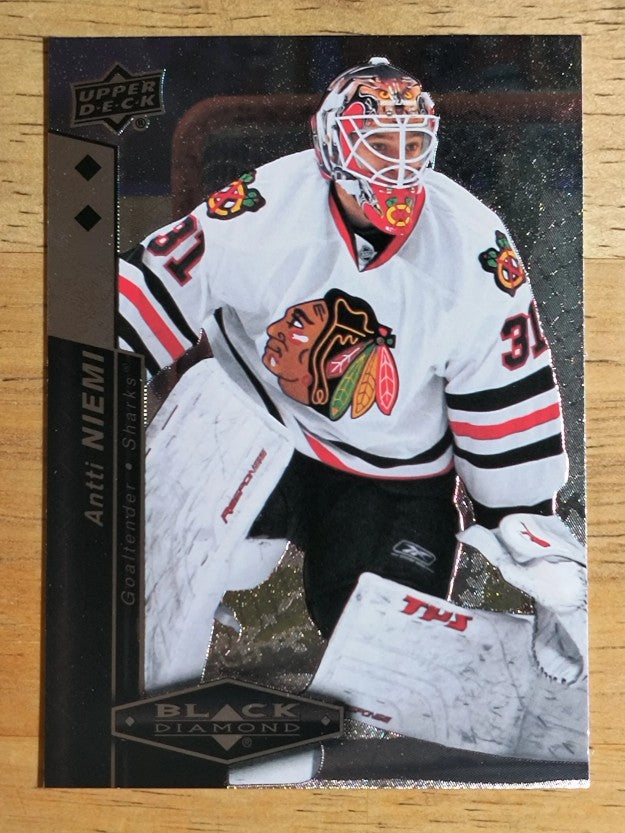 2010-11 Black Diamond #92 Antti Niemi