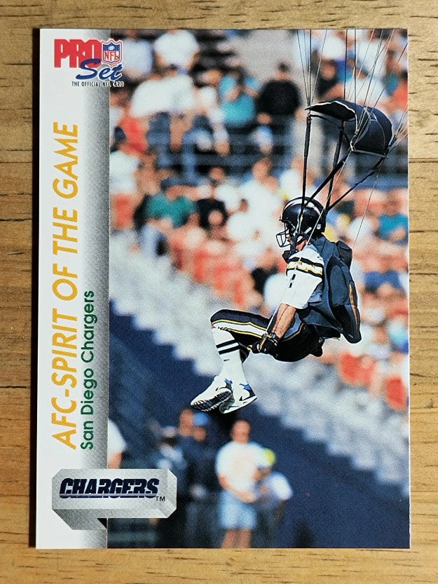 1992 Pro Set #692 San Diego Chargers/Spirit of the Game/Charger in parachute