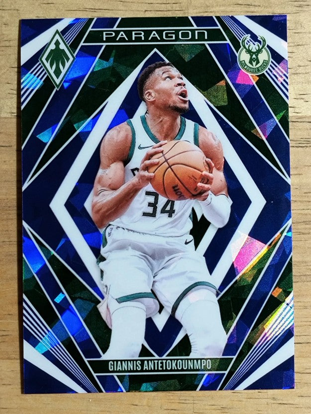 2023-24 Panini Phoenix Paragon Phoenix Blue Ice #10 Giannis Antetokounmpo