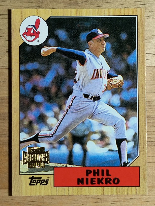 2001 Topps Archives #399 Phil Niekro 87
