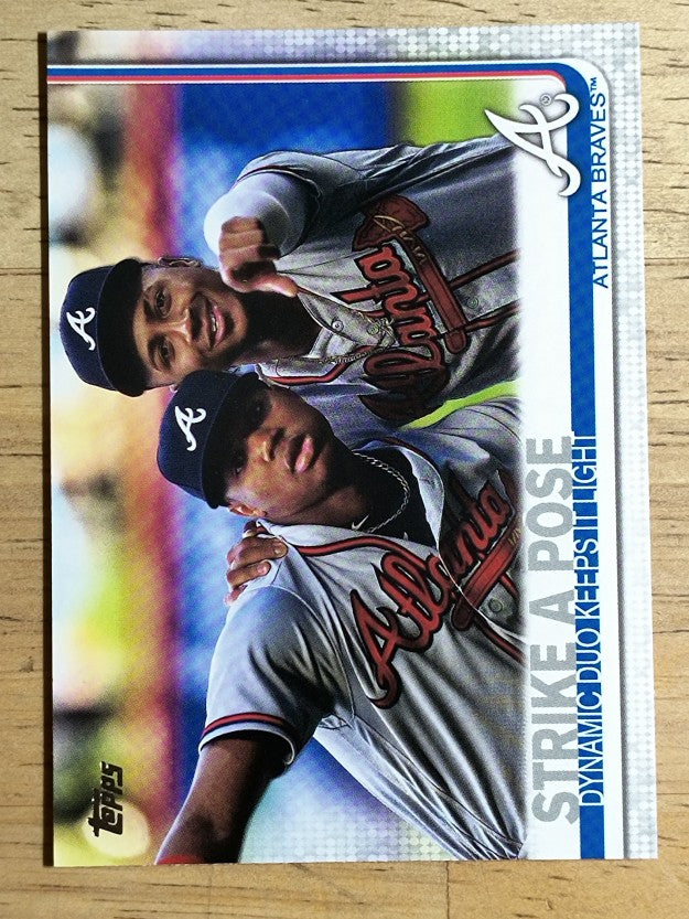 2019 Topps #508 Strike a Pose/Ozzie Albies/Ronald Acuna Jr.