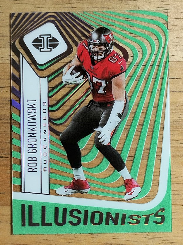 2021 Panini Illusions Illusionists Emerald #2 Rob Gronkowski