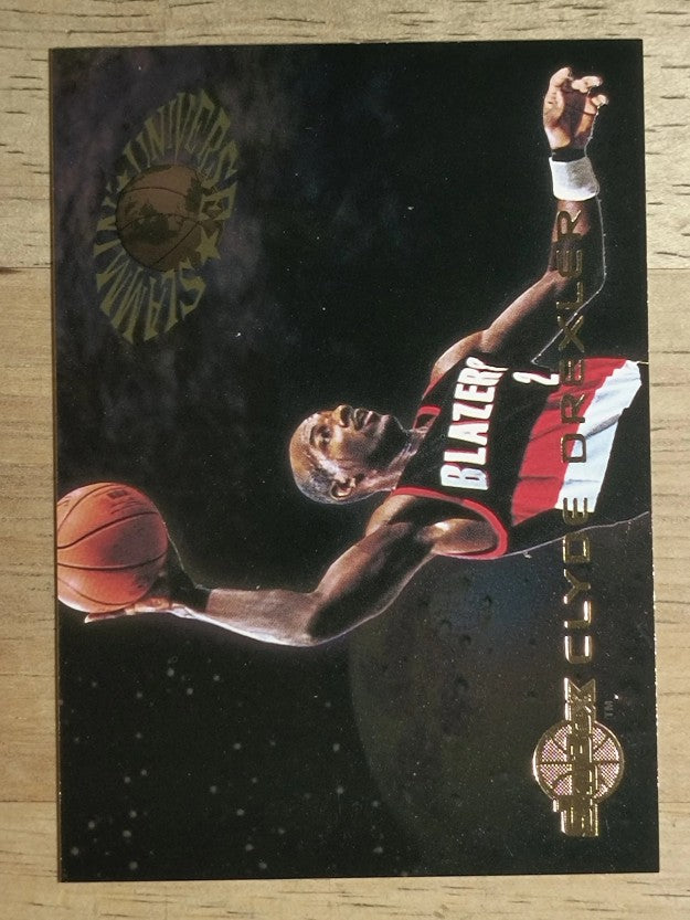 1994-95 SkyBox Premium Slammin' Universe #SU4 Clyde Drexler