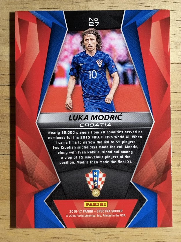 2016-17 Panini Spectra #27 Luka Modric (EXMT)