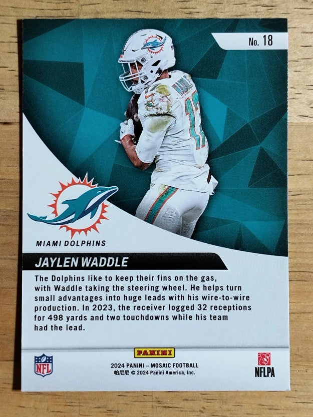 2024 Panini Mosaic Elevate #18 Jaylen Waddle