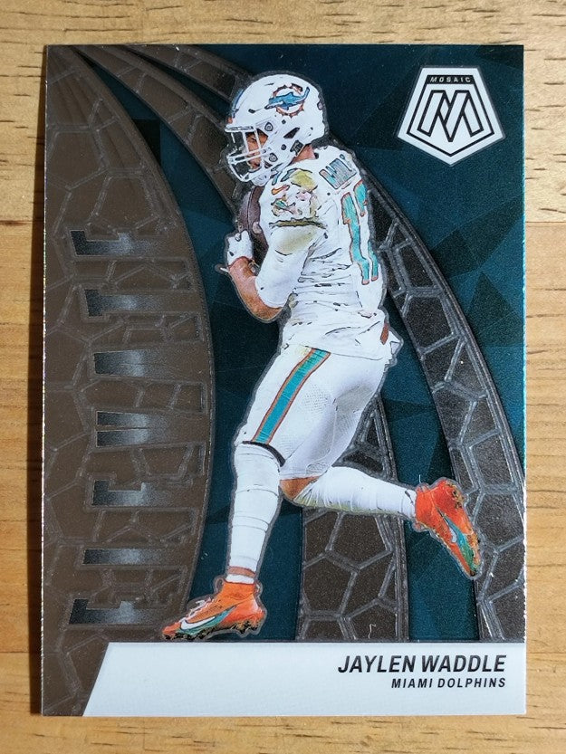 2024 Panini Mosaic Elevate #18 Jaylen Waddle