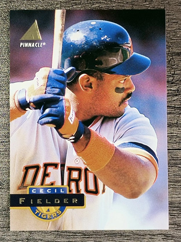 1994 Pinnacle #10 Cecil Fielder
