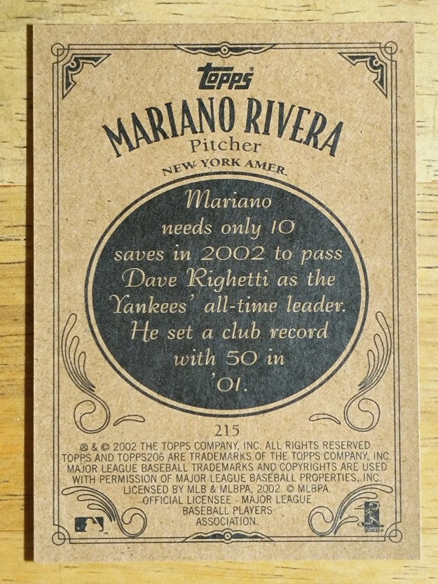 2002 Topps 206 #215A Mariano Rivera Arms Folded