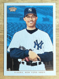 2002 Topps 206 #215A Mariano Rivera Arms Folded