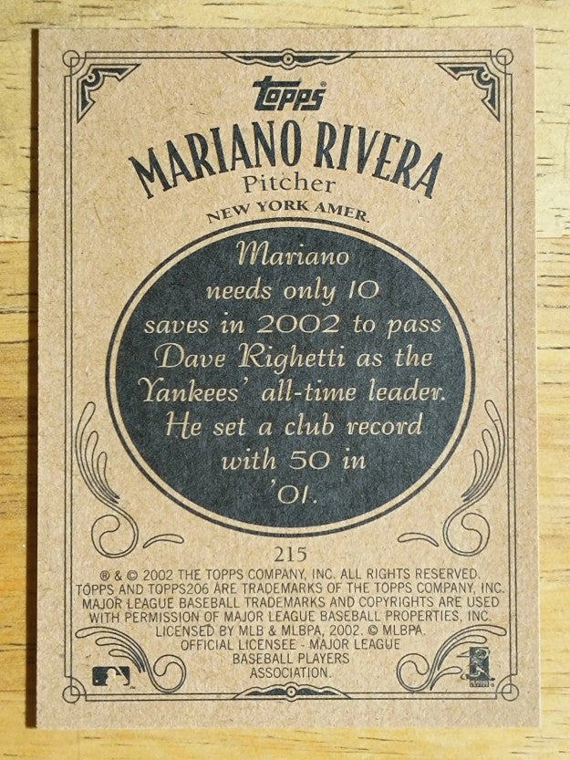 2002 Topps 206 #215A Mariano Rivera Arms Folded
