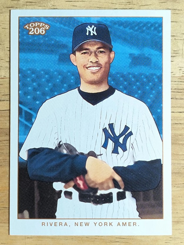 2002 Topps 206 #215A Mariano Rivera Arms Folded