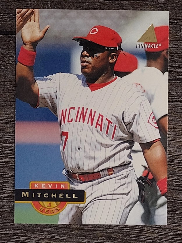 1994 Pinnacle #70 Kevin Mitchell