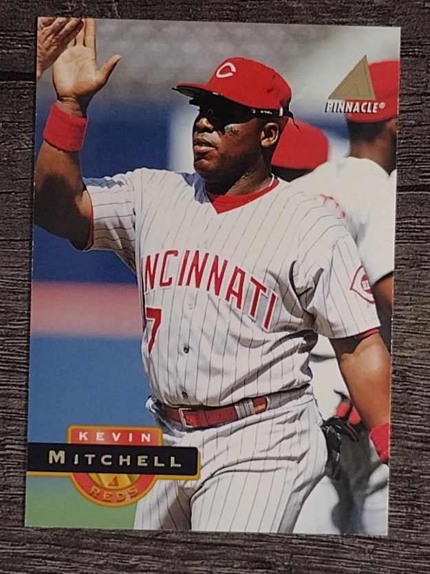1994 Pinnacle #70 Kevin Mitchell
