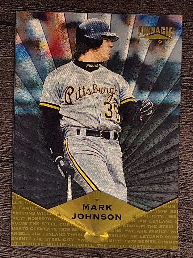 1997 Pinnacle Museum Collection #90 Mark Johnson (NM)