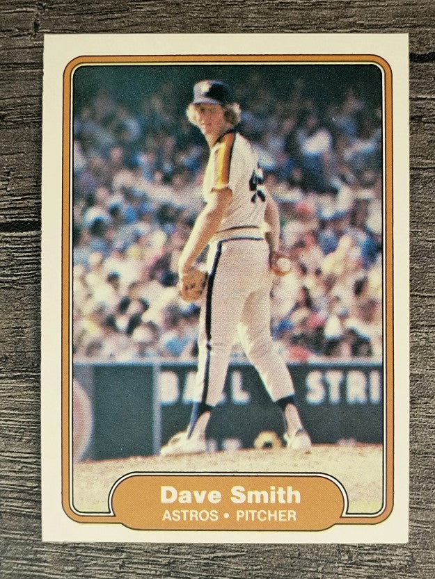 1982 Fleer #232 Dave Smith
