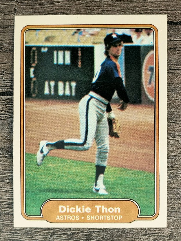 1982 Fleer #235 Dickie Thon