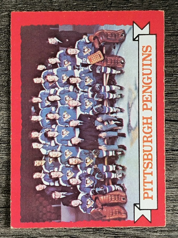 1973-74 O-Pee-Chee #104 Penguins Team (EXMT)