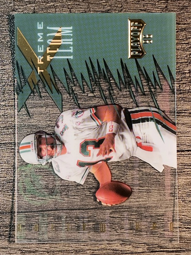 1996 Absolute Xtreme Team #4 Dan Marino