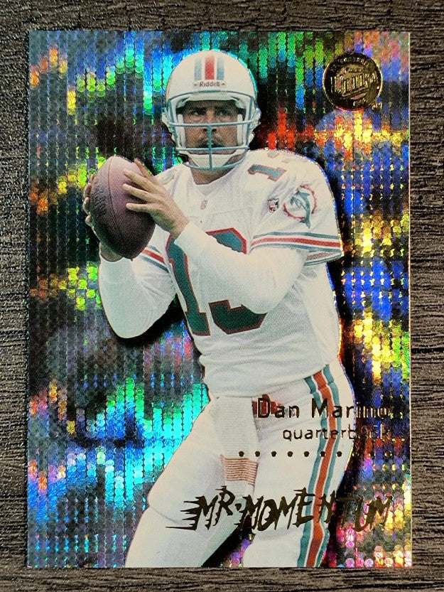 1996 Ultra Mr. Momentum #8 Dan Marino