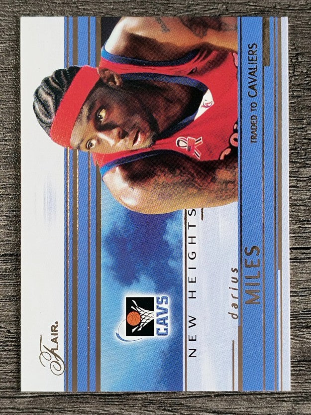 2002-03 Flair New Heights #12 Darius Miles