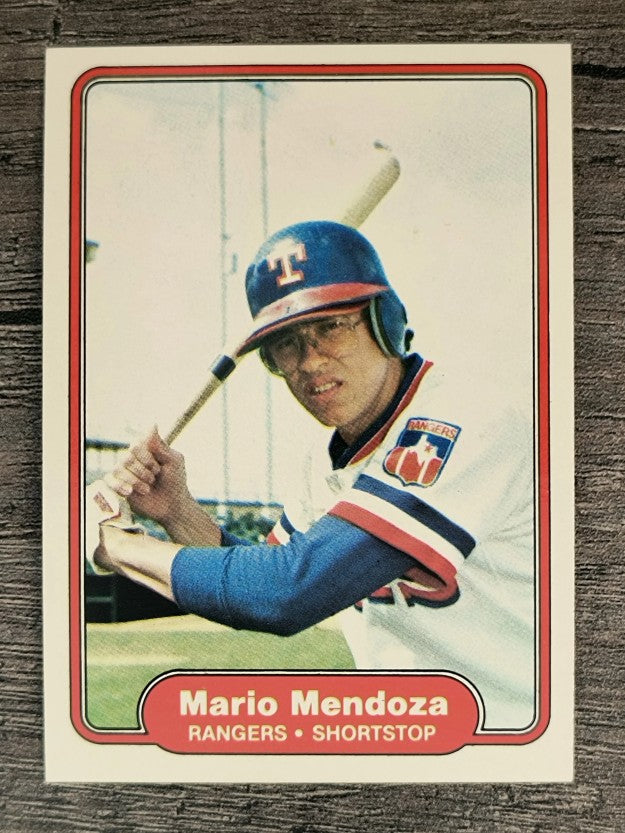 1982 Fleer #325 Mario Mendoza