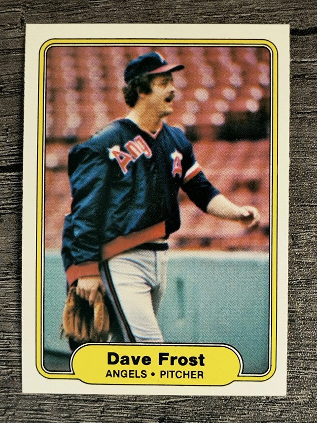 1982 Fleer #460A Dave Frost/5 mm space before ERA