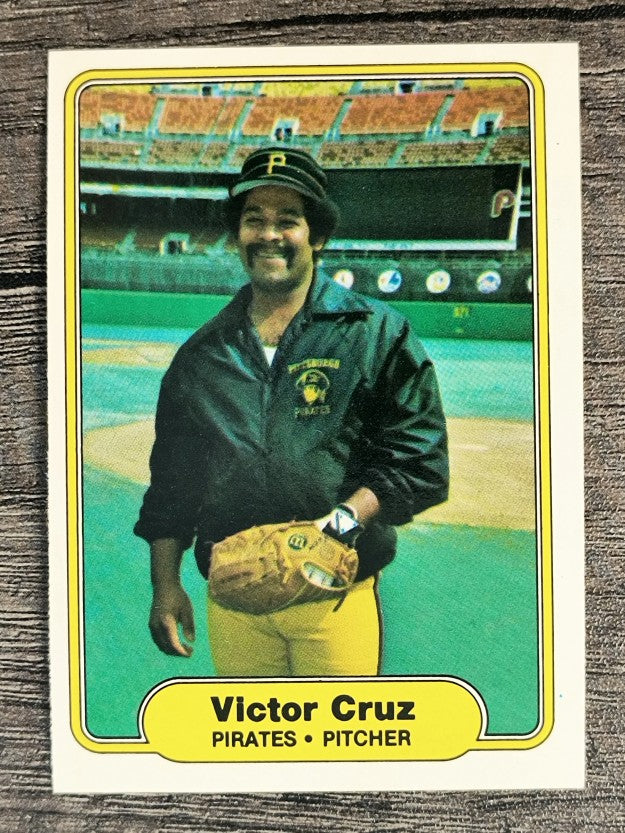 1982 Fleer #480 Victor Cruz