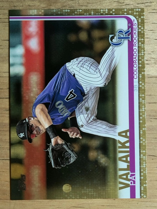 2019 Topps Gold #621 Pat Valaika