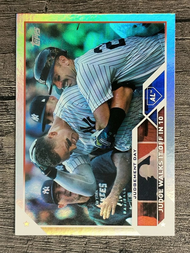 2023 Topps Rainbow Foil #245 Judgement Day/Aaron Judge