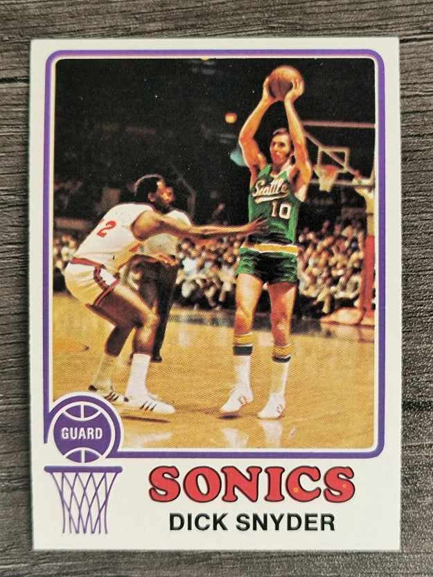 1973-74 Topps #86 Dick Snyder (NMMT)