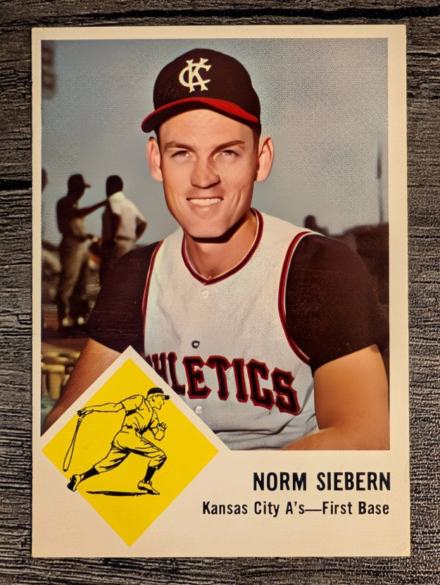 1963 Fleer #17 Norm Siebern (EXMT)