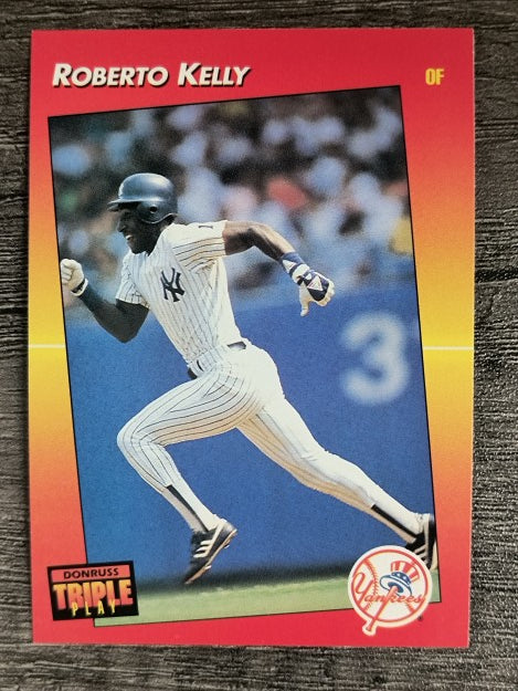 1992 Triple Play #72 Roberto Kelly