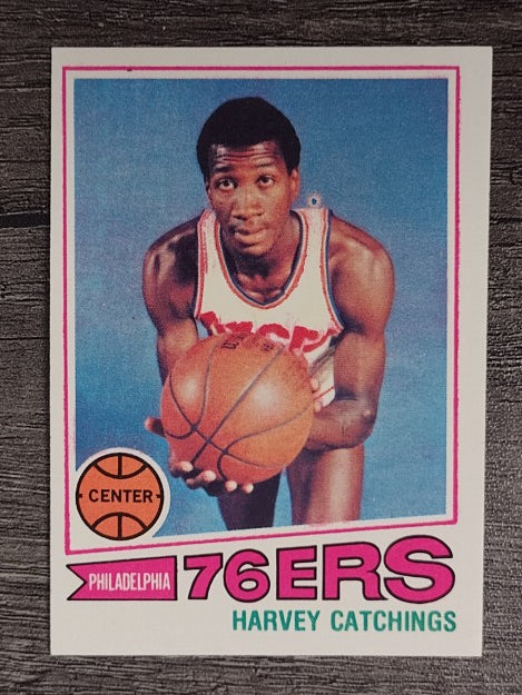 1977-78 Topps White Backs #81 Harvey Catchings RC (NM)