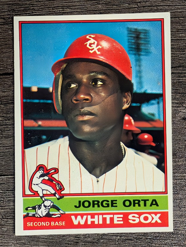 1976 Topps #560 Jorge Orta (EXMT)