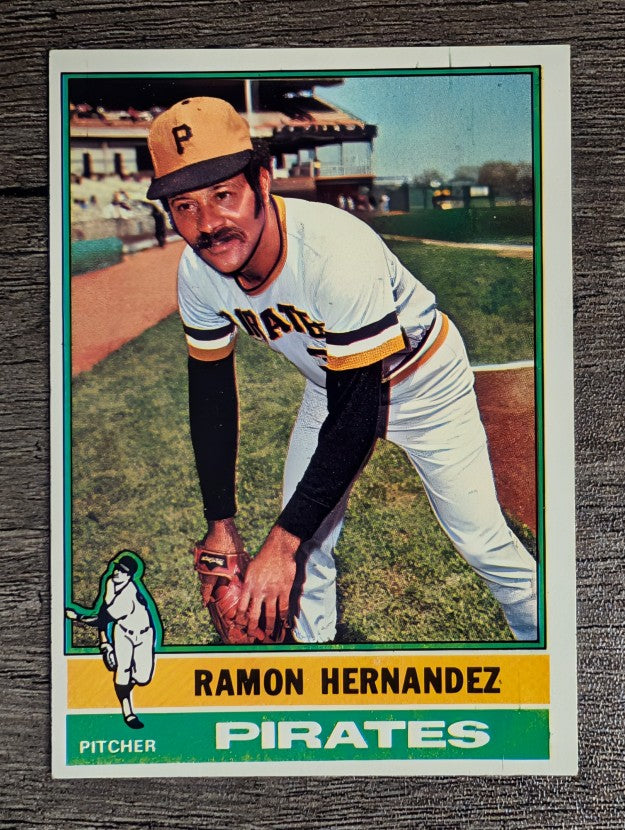 1976 Topps #647 Ramon Hernandez (EXMT)