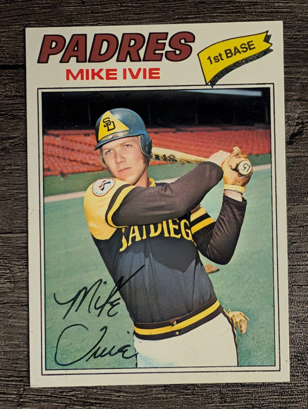 1977 Topps #325 Mike Ivie (NM)