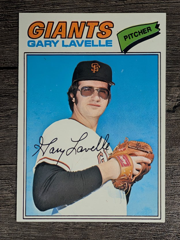 1977 Topps #423 Gary Lavelle (EXMT)