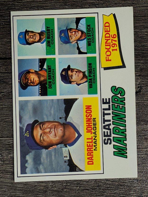 1977 Topps #597 Darrell Johnson/D.Bryant/Jim Busby/Vada Pinson/Wes Stock (EXMT)
