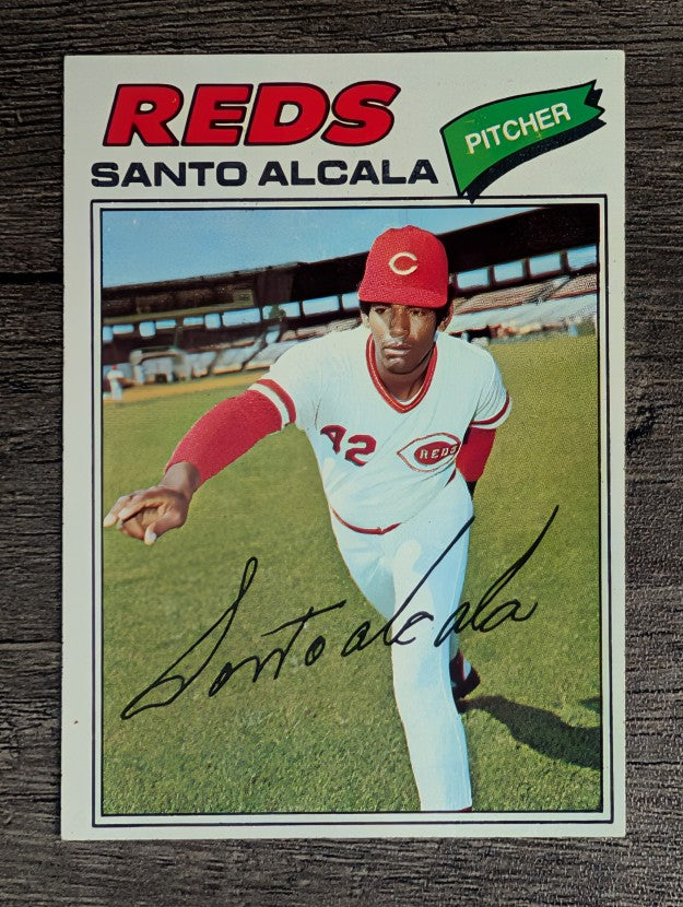 1977 Topps #636 Santo Alcala (EXMT)