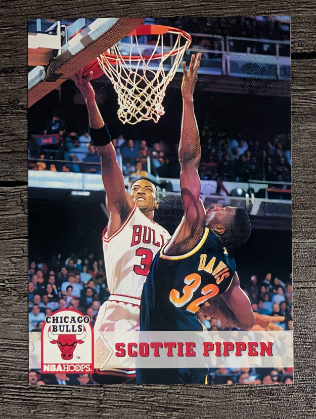 1993-94 Hoops #32 Scottie Pippen