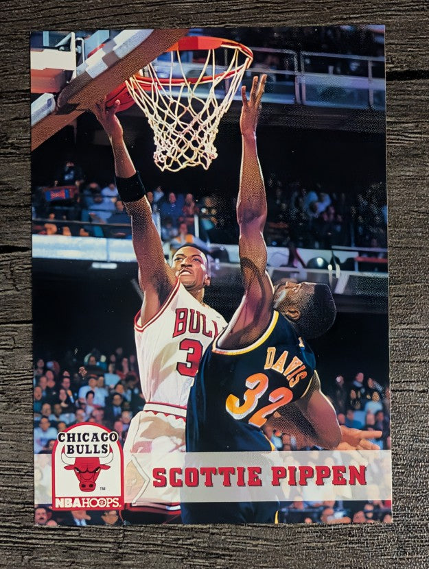 1993-94 Hoops #32 Scottie Pippen