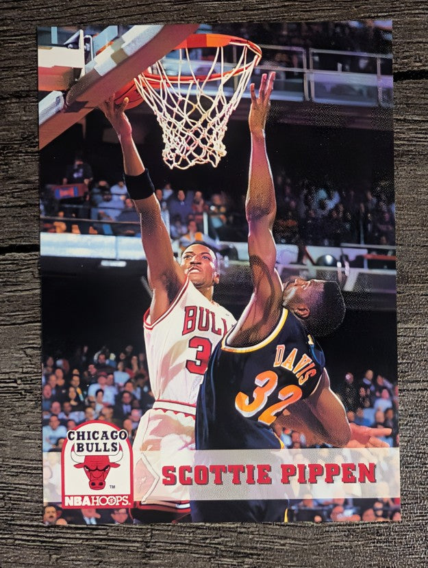 1993-94 Hoops #32 Scottie Pippen