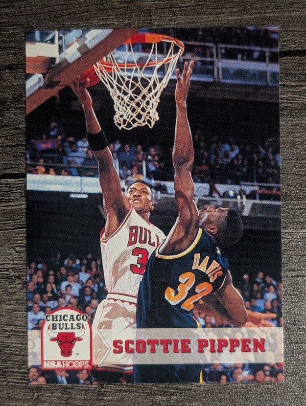 1993-94 Hoops #32 Scottie Pippen