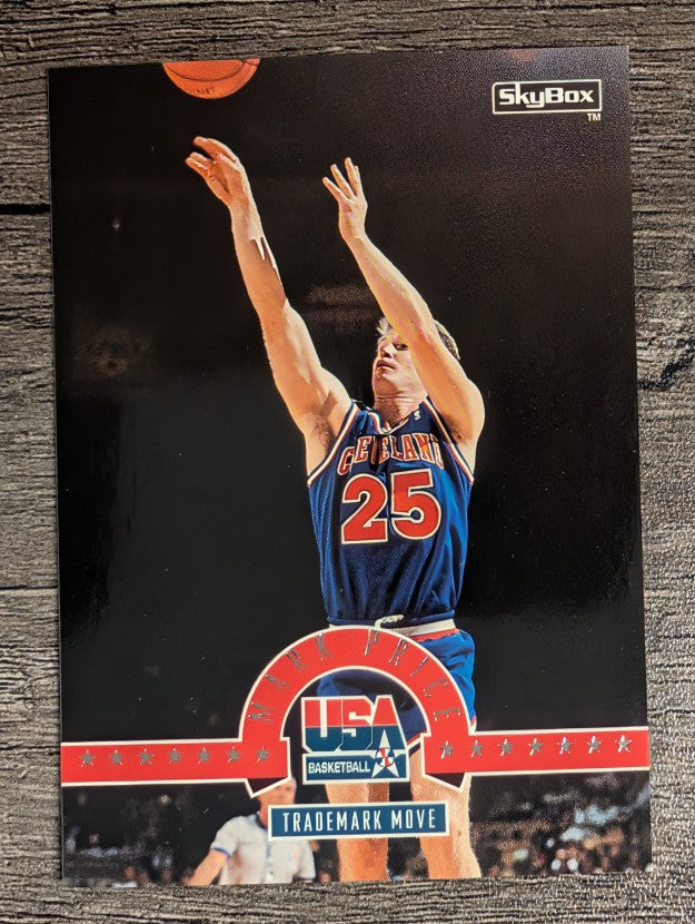 1994 SkyBox USA #23 Mark Price/Trademark Move