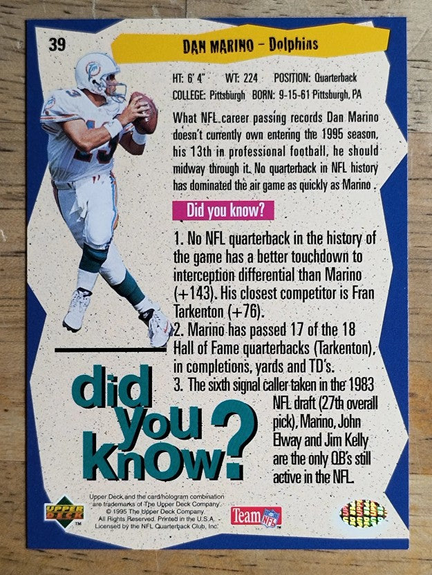 1995 Collector's Choice Player's Club #39 Dan Marino DYK