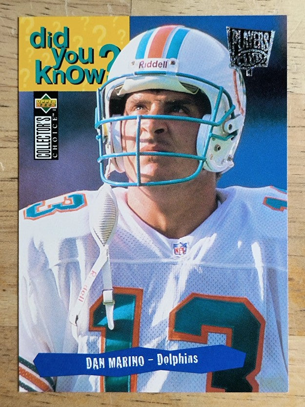 1995 Collector's Choice Player's Club #39 Dan Marino DYK