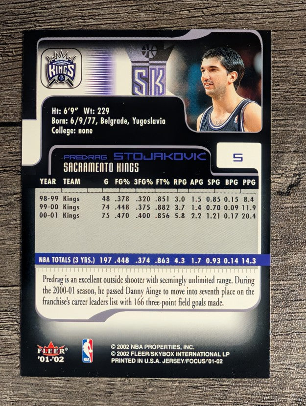 2001-02 Fleer Focus #5 Peja Stojakovic