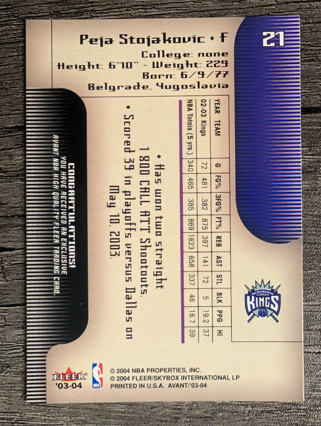 2003-04 Fleer Avant #21 Peja Stojakovic