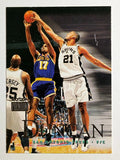 1999-00 SkyBox Premium #56 Tim Duncan